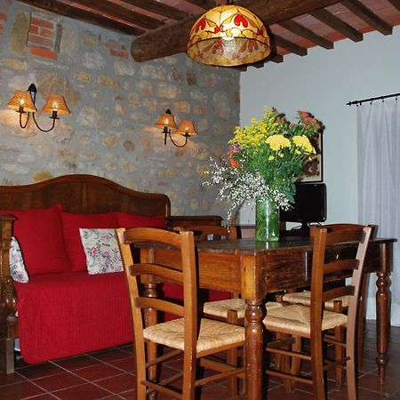 Hostal Il Poggiolo Di Parrano Exterior foto