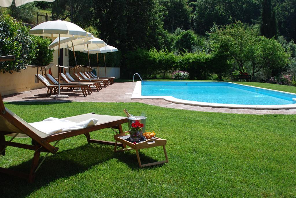 Hostal Il Poggiolo Di Parrano Exterior foto