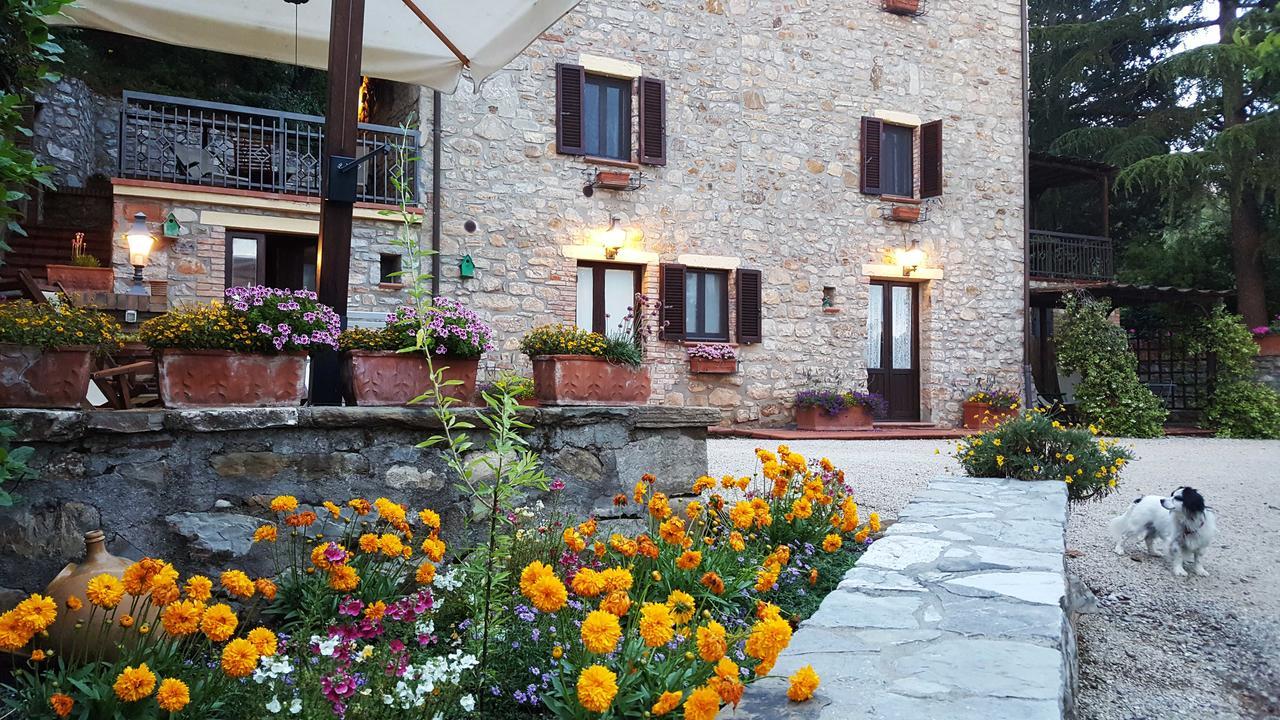Hostal Il Poggiolo Di Parrano Exterior foto